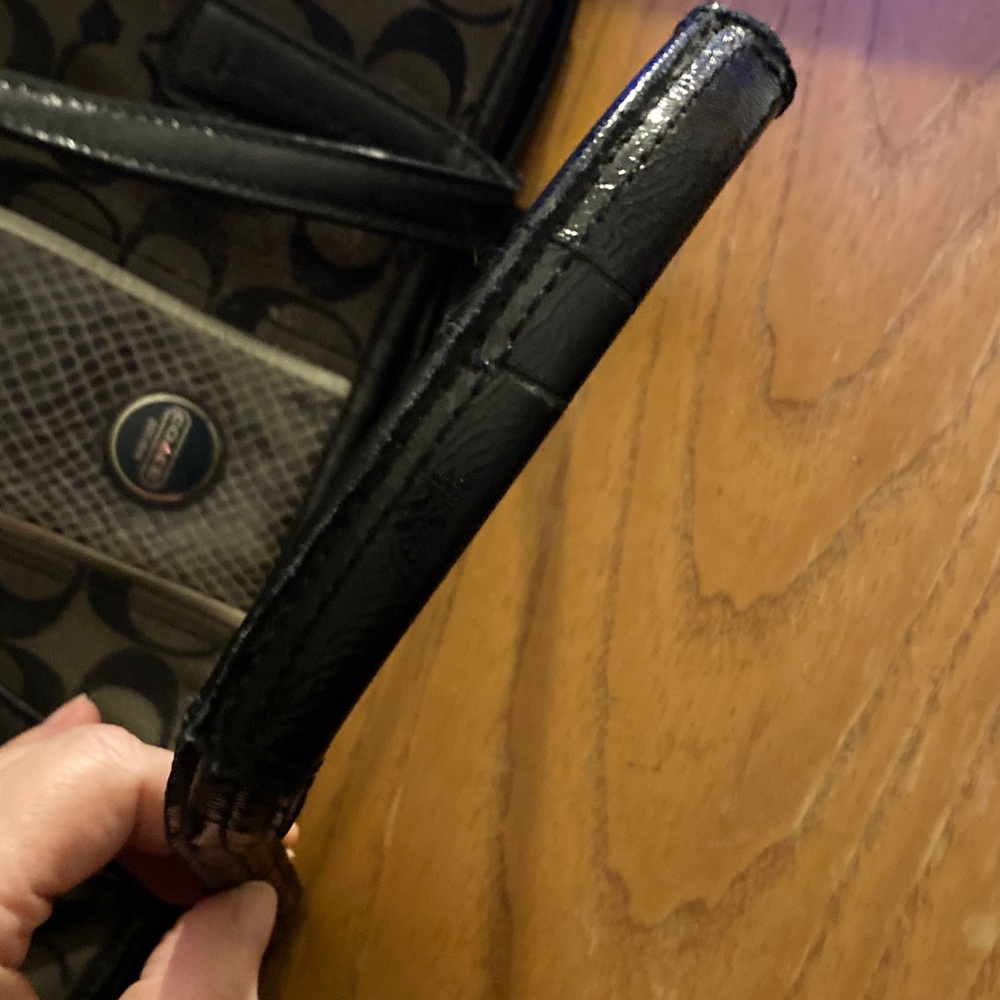 Coach Signature Canvas Tote pocketbook - Picture 6 of 15